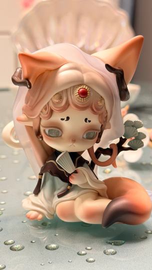 「戏尾」惊鸿现千岛，胭脂作画，工笔为魂。与君共赏这一折云间风华。