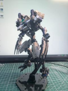 型号： Rz Liger G
所属阵营：拜隆军
代号：芬里尔