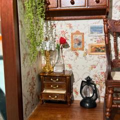 看起来很有文化的样子。省钱版：之前做娃屋剩的墙纸，上一个造景