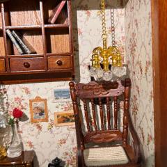 看起来很有文化的样子。省钱版：之前做娃屋剩的墙纸，上一个造景