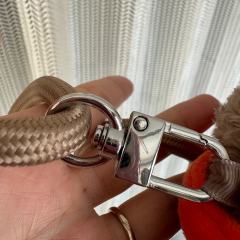 我这个是自己抢的正品，给你们看下主要细节
1：两边的毛是乳白