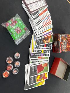 2-4人打牌博弈小游戏，跟三国杀类型不同，一共10个人物5种