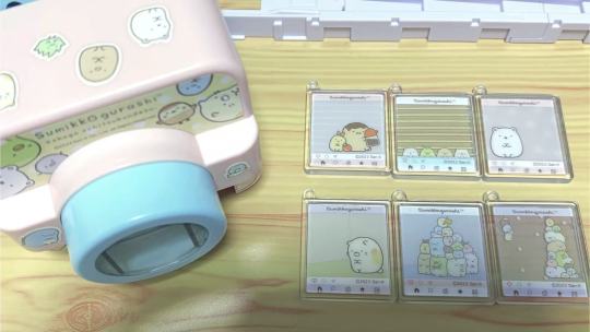 只录下来贴贴纸的part，其实本人已经开箱&试玩过一阵子辽。第一次剪视频，新手上路，不想剪辑时间太长😞。可以自己组合DIY，而且可拆可卸，总体而言可玩性非常高。成品考虑当作出物赠品（还没有串链条）～