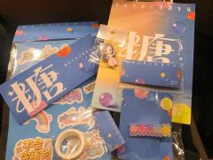 ［看完唐香玉专场有点心疼］
在这个大雨夜里，我正随着人群，撑