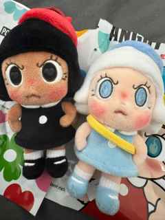 当Molly把小眉头一皱，全世界的不开心都得退退退！
 
这