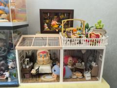 labubu温馨小屋
沙发玩手机的老大
床上裹被子的老二
地