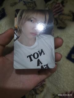 第1次抽，我真的分不清小卡的真假，想拍像素，结果太糊了，根本