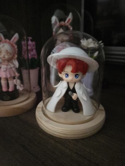 白色斗篷这款，好美啊！多多的小脸也很可爱呢。