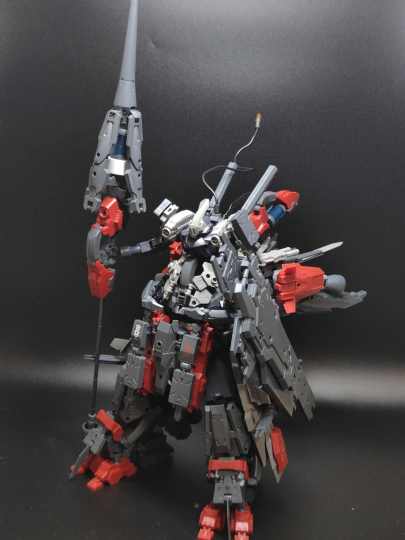 型号： bEXM-14T 夏尔诺瓦
所属阵营：拜隆
代号：哈迪斯
设定：

'哈迪斯'
以夏尔诺瓦02为核心并装配了强化武装-冥王星的大型机体，军方代号‘哈迪斯’。脱胎于天启四骑的早期机型‘战争’，并