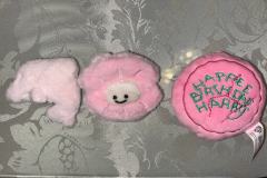 在我家众多粉色系潮玩、玩偶中，我宣布我最爱的还是抱抱幽灵！