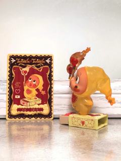 星星人点亮，整个娃娃都是透透的，打上光感觉超美，下面小火柴盒