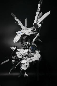 型号：eEXM-zc0
所属阵营：地联  
代号:摇篮
机体