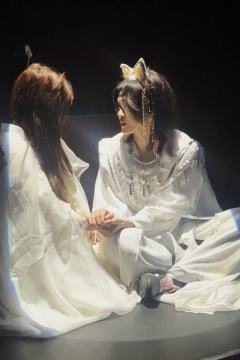 突破以上,神作以下。破冰形式是真的新,情感本中更多了一些思辨