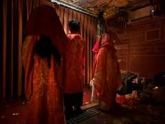 一场F4全员坐牢的尴尬自嗨。
冲了《不容》这个本,和CP上了