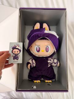 紫色系的labubu大米兰1.0真的太可爱了！你看它的小眼神