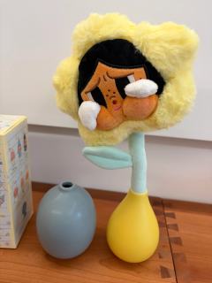 超可爱！和我的花瓶也非常搭呢。有点想入手其他颜色的哭娃花了。