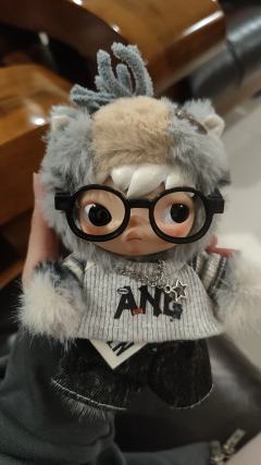 太可爱了黑芝马，自己钩了围巾小鞋可爱，买的便宜套装也很酷啊，