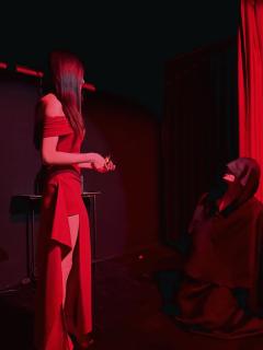 青白，没有阿喜不会在第二幕的时候抱住自己哭到晕厥，酣畅淋漓的