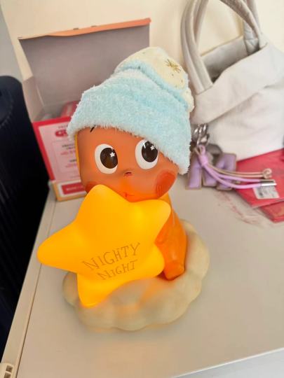 499的价格，灯49，剩下的450都是因为星星人的颜值，每天睡前，醒来都能见到乖乖的星星人，心情也好了很多