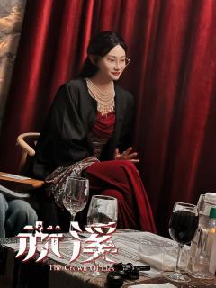 📖故事背景：
⚫︎故事发生在架空的世界中，华丽的剧院中盛大