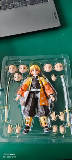 叠劵之后思来想去还是拿下了,这款的面雕相比于炭治郎和蝴蝶忍要