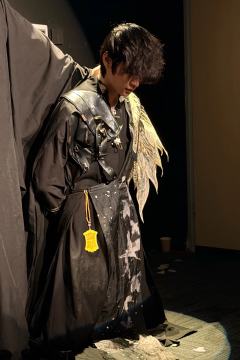 文笔=1年前的豆包写的,人设=所有刻板印象大集合,反转=NP