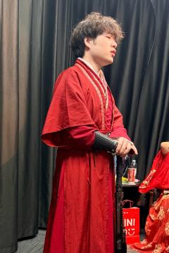 文笔=1年前的豆包写的,人设=所有刻板印象大集合,反转=NP