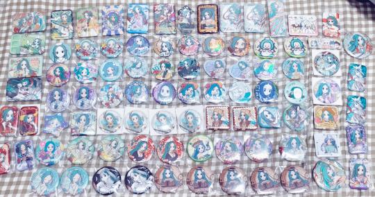 
看见pxx有卖这个铁片 才一毛钱就吃了一堆，放在包里被人说是盗版的，正版的要几十块。我难道不知道什么是正版盗版吗?但是正版太贵了，就一个破烂凭什么那么贵，理解不了一点，还是盗版的好吃，真的是服了，都