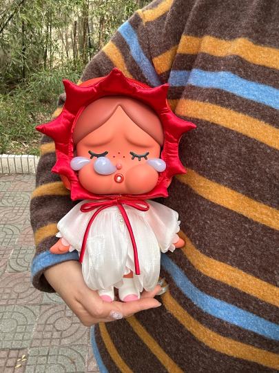 12月才入坑的哭娃，第一只Mega献给了哭娃，简直太可爱了，小鼻涕泡泡，哦哟~完全长在我的心吧。也关注过之前的泪晶晶女王啥的，都没有这次的晨曦懒懒让我怦然心动。老己想要老己得到！