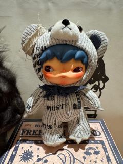 酷酷的蓝头发小野