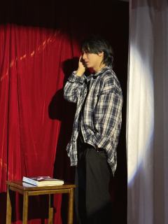 塑料温室
“那就让温室燃烧吧,只有灰烬能长出我们的春天。”