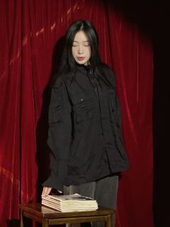 塑料温室
“那就让温室燃烧吧,只有灰烬能长出我们的春天。”