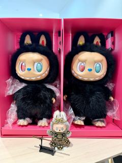 Zimomo发售当天就拿到了两只。珠海万象城早上10点开门，