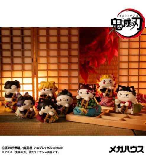 “炭治郎坐镇，好运自然来～”  软乎乎的Q版鬼灭全员集合！  榻榻米+枫叶+暖光障子门，和风感拉满🍁  招财又治愈，摆哪都心动✨  你最想带谁回家？