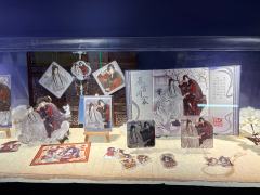 线下打卡天官赐福快闪店，满赠小卡和红包🧧都很合心意❤️，开