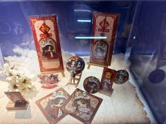 线下打卡天官赐福快闪店，满赠小卡和红包🧧都很合心意❤️，开