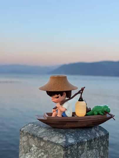 这个新年，我带着小野来到了大理洱海，一起度过了安静的春节。不禁感叹；江枫渔火对愁眠⛵️⛵️⛵️🏔️🏔️🏔️🥹🥹🥹