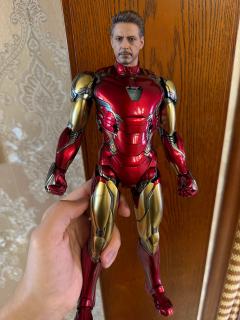 终于拥有了人生中第一个hottoys 也不会再买第二个了 老