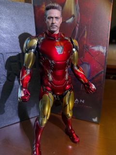 终于拥有了人生中第一个hottoys 也不会再买第二个了 老