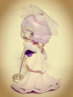 这个造型很适合安妮塔，安妮塔也很适合这类型的设计，因为她的眼