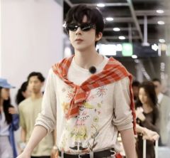 嘿嘿地球超新鲜造型太可爱啦～
打版出来啦帽子眼睛和上衣皆可拆