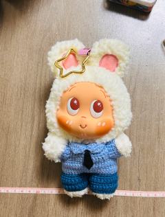 星星人奶油兔兔耳机包，现在是一只完整的兔兔啦，甚至还有个兔尾