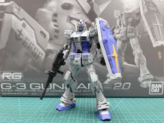 虽然只是同模换色的产品，但是关节处的圆形零件改了好评！
原版