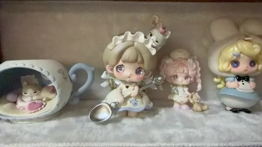 配件很多～拿到药小心。还有就是这个配色！！太绝了