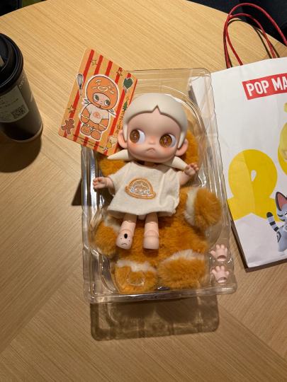 终于接到啦 zsiga崽崽反叛又童真一个带刺的小孩刺是她的武器不用来伤害而是保护不主动伤害但也不允许外来的伤害生来自由 带有野性 有点小坏敢对抗不公 也认可美好