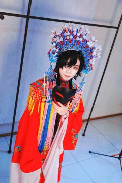 伶的惊鸿楼那套
一进场馆旁边有个人好大声音来了一句“哇塞，花