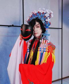 伶的惊鸿楼那套
一进场馆旁边有个人好大声音来了一句“哇塞，花