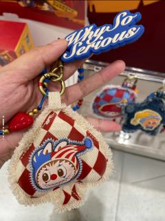 抛球小丑是泡泡玛特系列里最最最好看的了。我超爱！！！非常适配