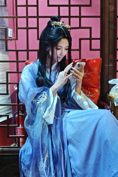 我的第一次恋陪献给了《请君入瓮》。
（我是步婉凝，图片是司瑶