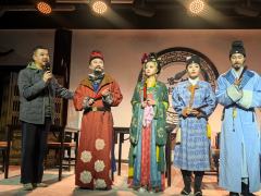 今天在豫园海上梨园，观看了《狄仁杰探案之城东客栈》
 🎭演